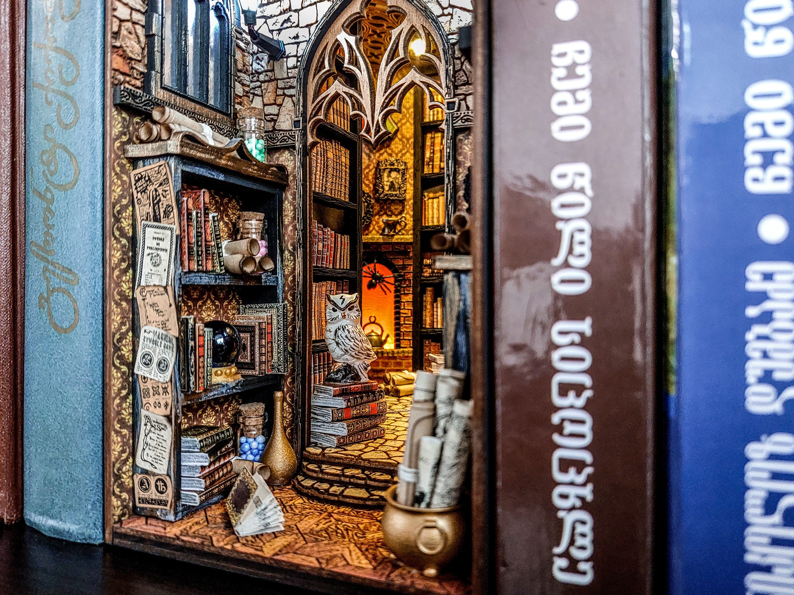 Book Nook Library Diorama Bookshelf Insert Dark Academia Booknook, Wizard  Library, Bookshelf Insert, Magic Light, Secret Library 
