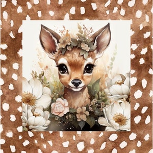 Könnte beinhalten: Aquarellillustration eines Rehs mit großen, dunklen Augen, geschmückt mit einem Blumenkranz. Das Reh ist von weißen und rosa Blumen und Grün umgeben. Das Bild hat einen braunen, gefleckten Rand und schafft ein skurriles, von der Natur inspiriertes Design.