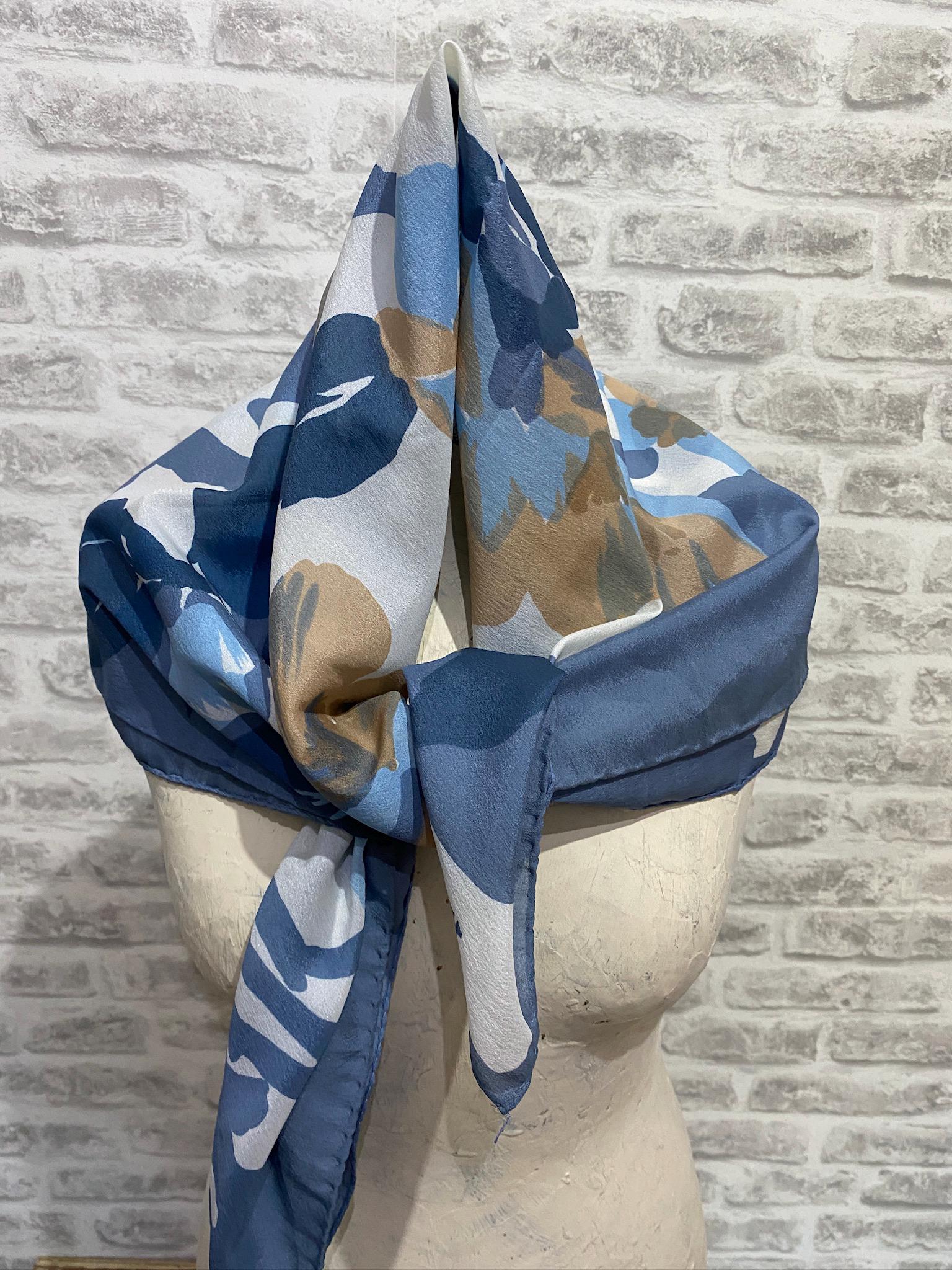 Foulard Vintage JACQMAR London En Soie - Dimensions 72 X 74 Cm - Couleur Beige