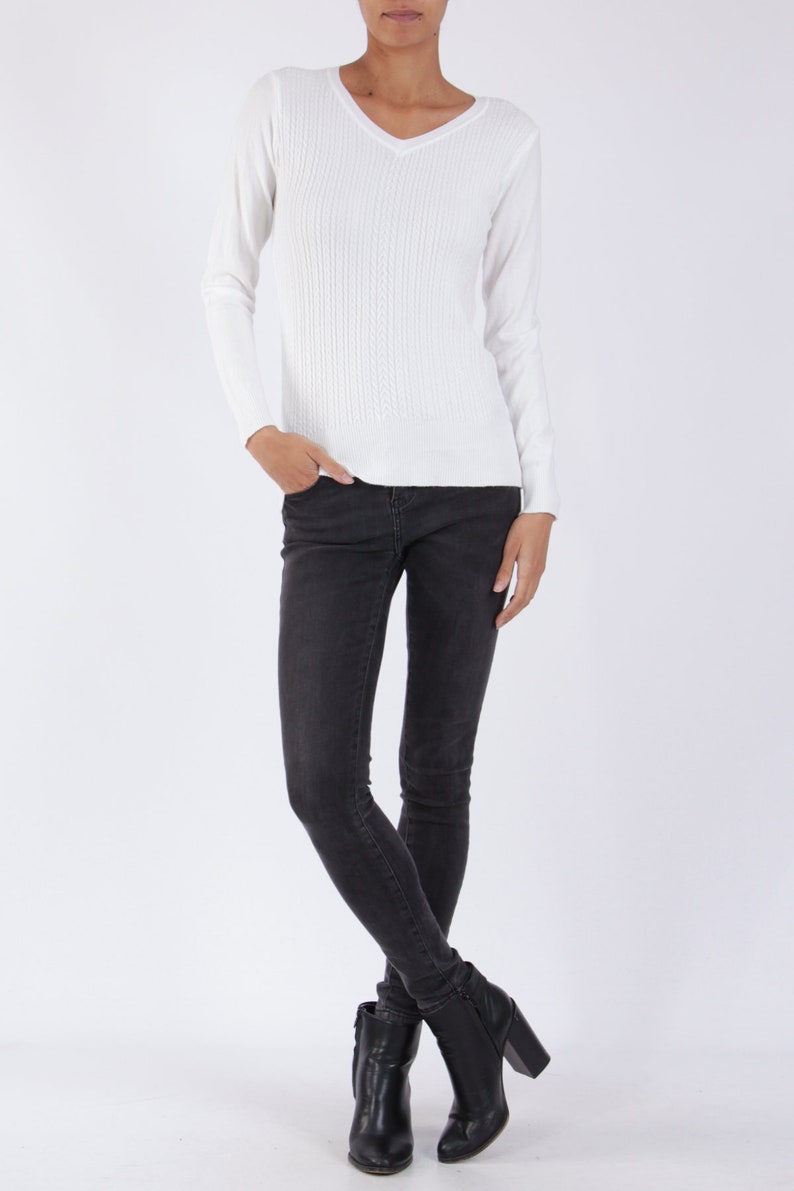 Cashmere sweater collar V Size 3644 Women NEUF ETIQUETTE Under packaging