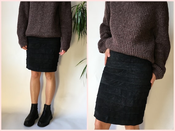 ruffles leather skirt black vintage / XS / S / sue