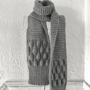 PDF KNITTING pattern.Hand knitted chunky bubble oversized scarf.Unisex hand knitted oversized chunky scarf.Long puff knitted chunky scarf. image 3