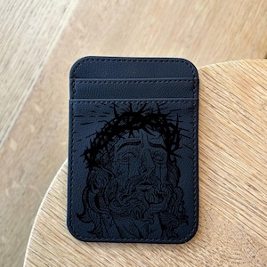 Heiliger Lederkartenhalter - Schlanke Brieftasche mit Jesus Dornenkrone Kunst, minimalistisches schwarzes Leder Kartenetui, christliches Geschenk für Männer