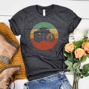 Retro Camera T-Shirt: Vintage Photographer Gift