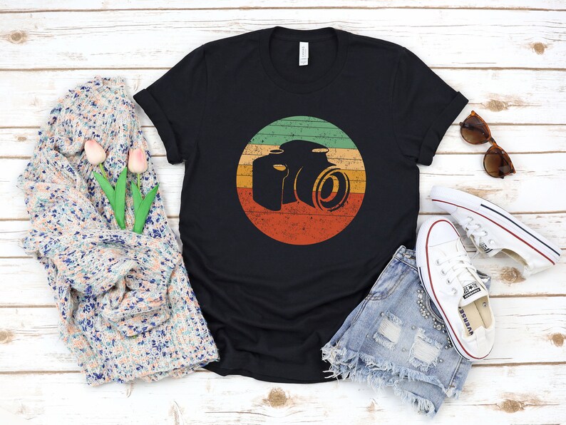 Retro Camera T-Shirt: Vintage Photographer Gift bild 2