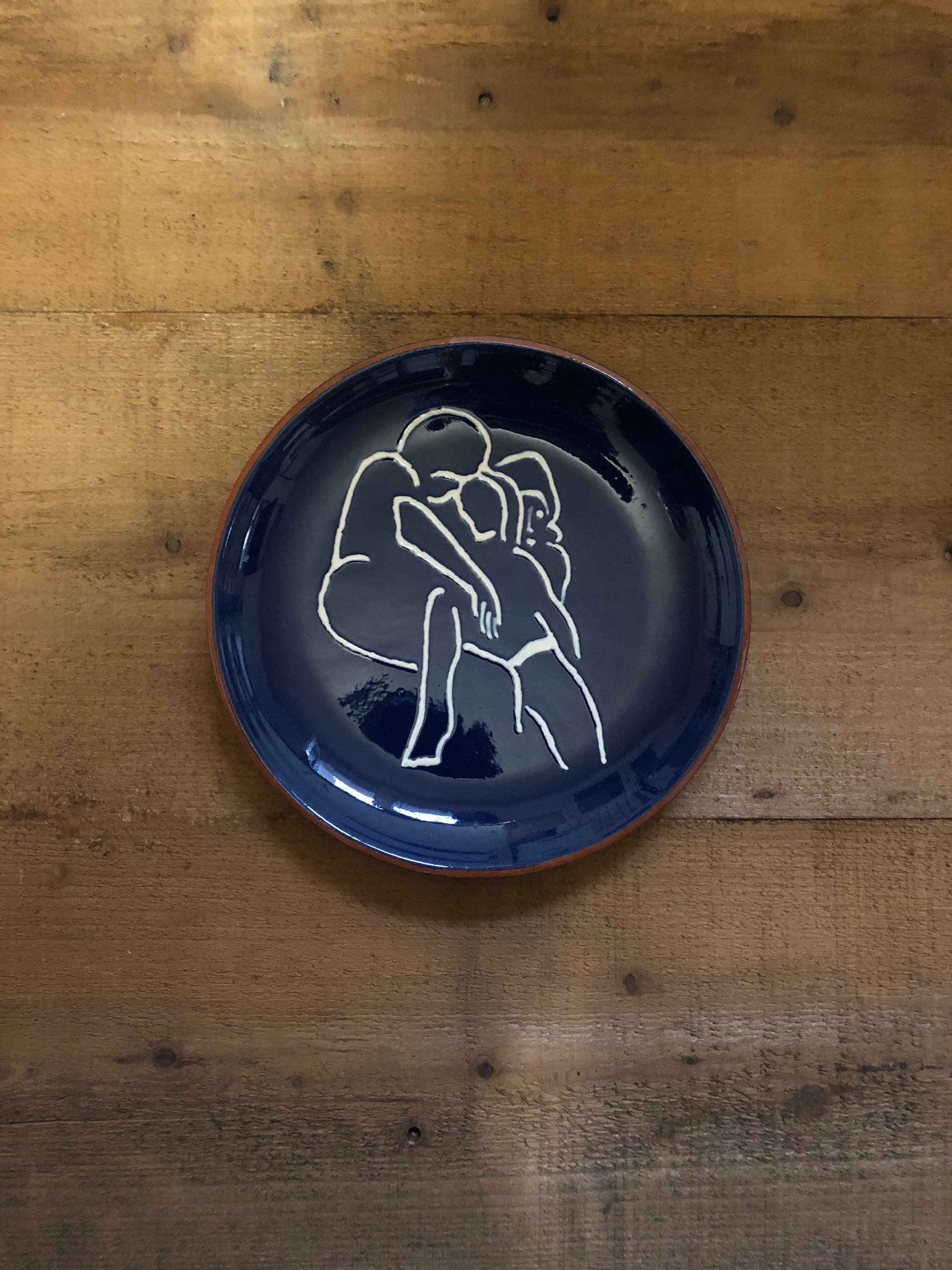 Assiette Artisanale, Plan à Trois Bleu