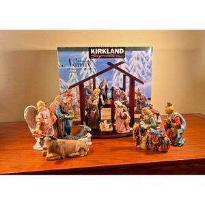 Kirkland Signature 14 Piece Porcelain Nativity Set Wood Creche