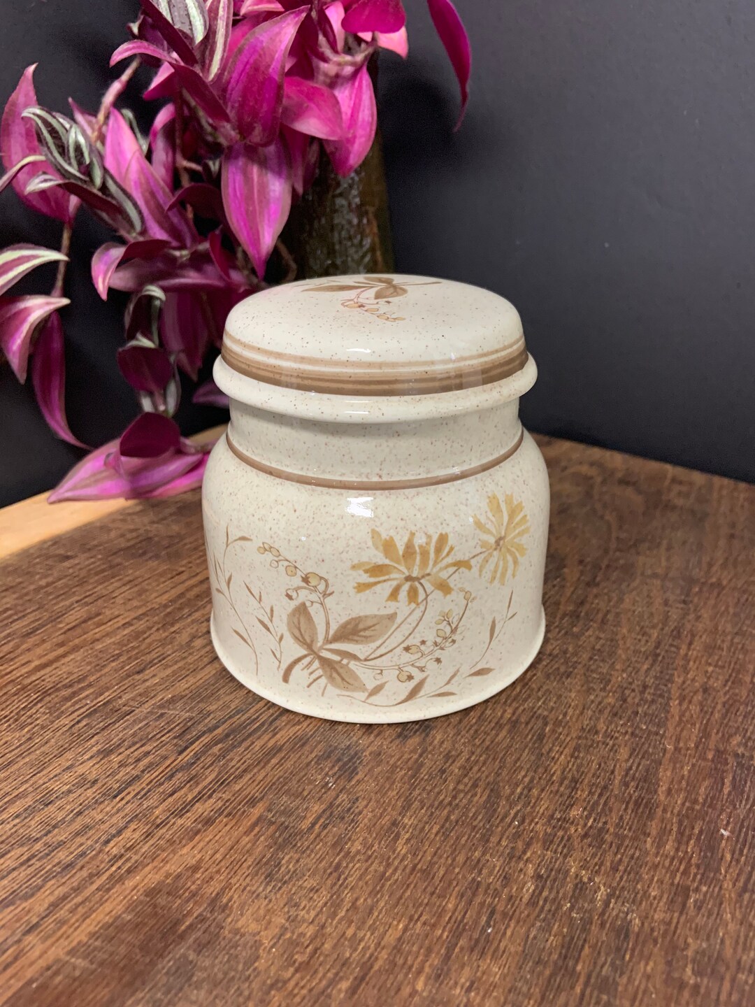 Royal Doulton Lambeth Stoneware Sandsprite Covered Sugar Bowl Made in