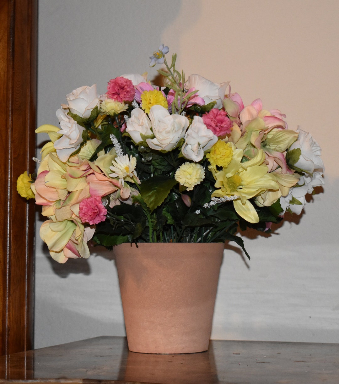 Spring 07 Rose and Daffodil Arrangement Etsy