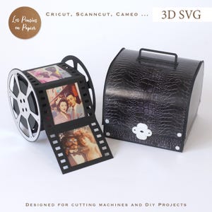 Puede incluir: Un proyecto de manualidades en papel 3D SVG que incluye una caja con forma de carrete de pel&iacute;cula negro con una tira de fotos vintage y un estuche de almacenamiento negro con textura de cocodrilo, asa y cierre blanco de tr&eacute;bol.