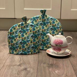 TEA COSY. Teapot Cover for a Retro Kitchen Green Blue Pansy
