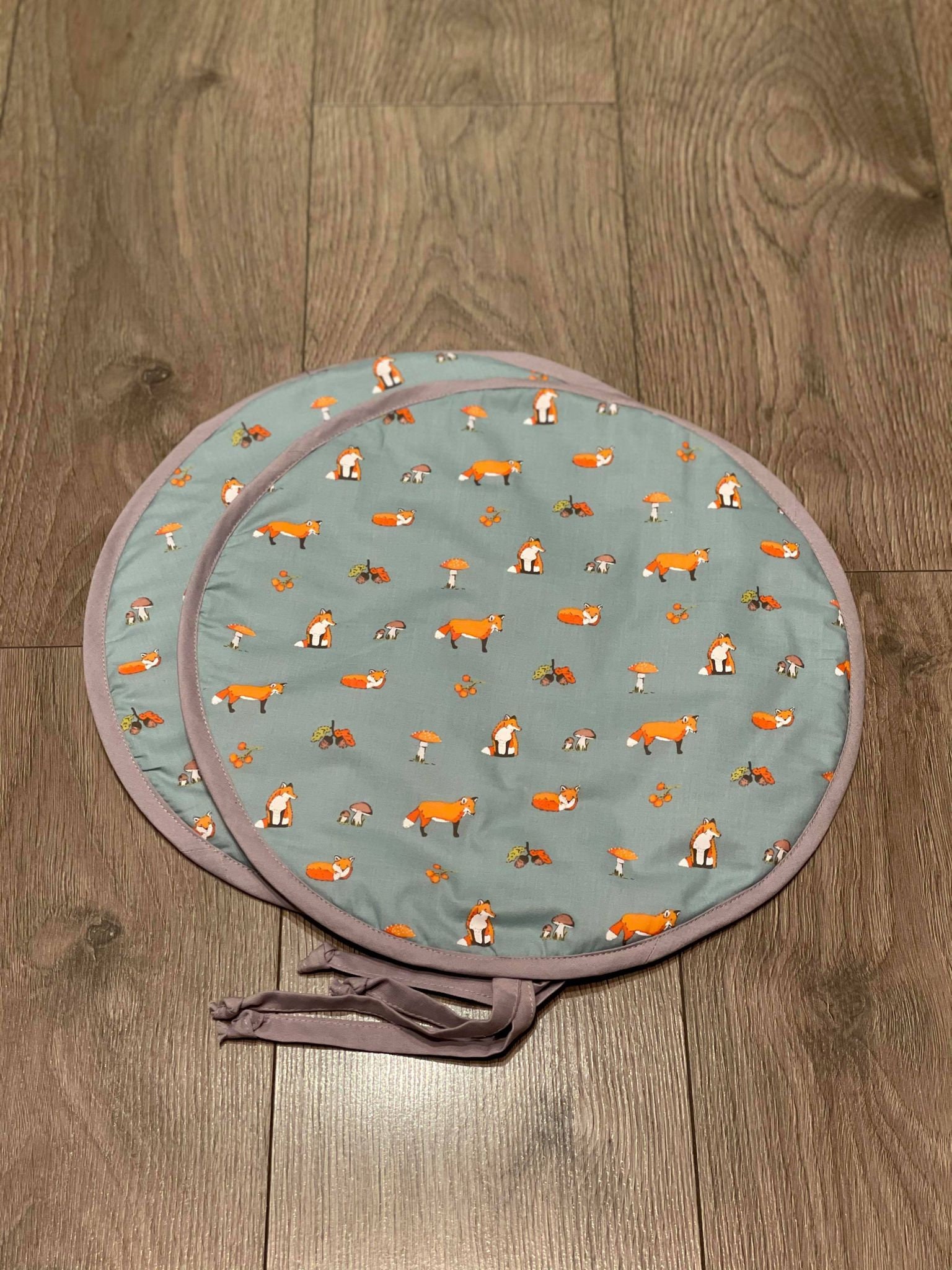Aga Hob Lid Mat Pad Round Hob Cover With Straps Grey Duck Egg Green fox mushrooms