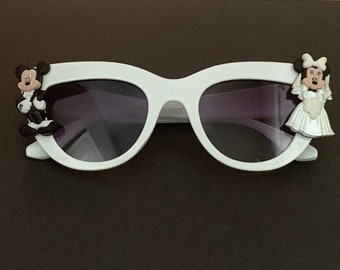 Minnie Mickey Bride and Groom Womens white Wedding bridal bachelorette party wedding sunglasses Minnie & Mickey Cat eye womens sunglasses