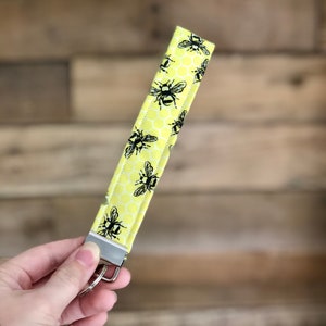 Wristlet keychain | lanyard | fabric key fob | bees