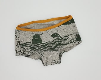 Size 104 briefs made of organic jersey Monster