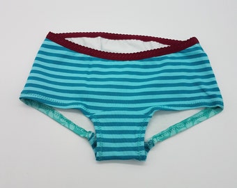 Size 92/98 briefs made of organic jersey stripes flowers