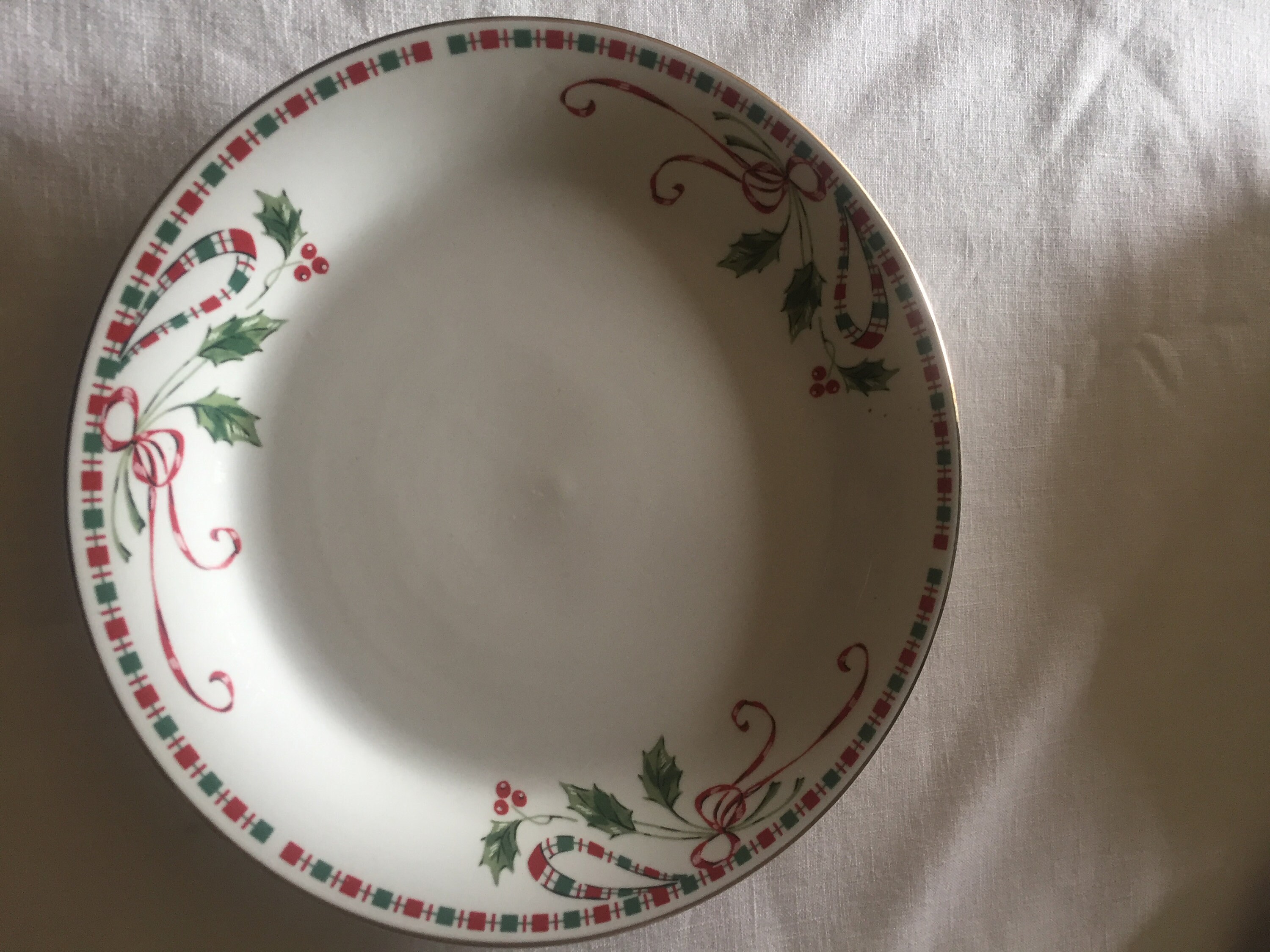 Home Essentials Tartan Ribbon Dinner Plates, Christmas / Holiday