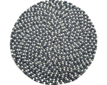 "Grauer Multi Filz Ball Teppich aus 100% Wolle, Kinderzimmer Dekor, 40 cm."