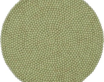 緑色のウールフェルトボールラグ、手作りの子供部屋装飾、40cm