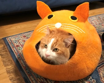Handmade Felt Cat Cave Bed, 100% Natural Wool, Eco-Friendly Pet House