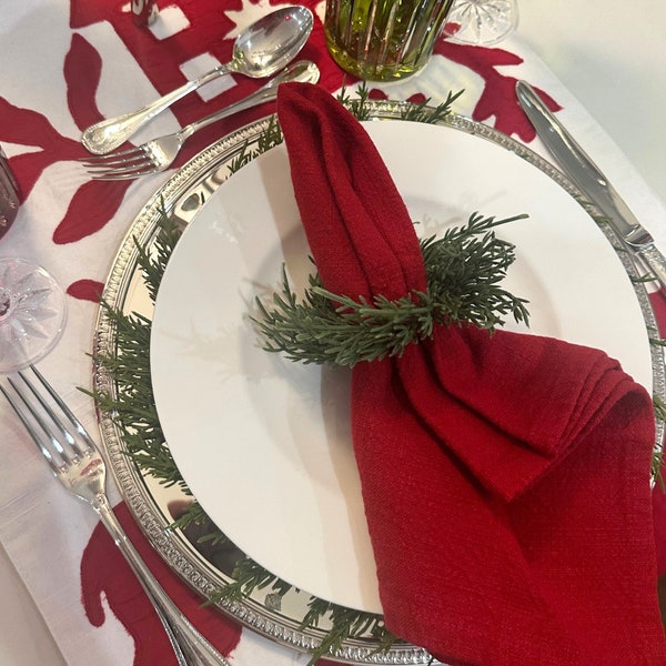 Christmas Napkin Ring Holders with Pine Tree Wreath Design (Set of 4)