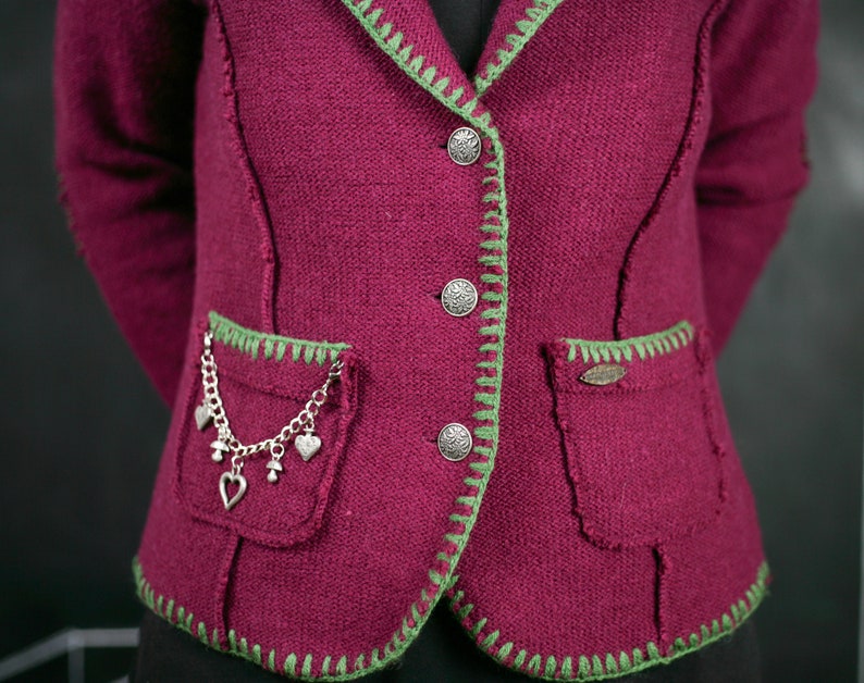 Tricoté Dirndl BLAZER cardigan NWOT violet vert crochet patch champignon coeur charme Loden autrichien allemand Oktoberfest autrichien M image 2