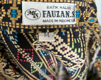 90年代インドネシアのゴールド＆ブラックバティックシャツ：伝統的な