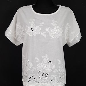 90s white embroidered French BLOUSE top flowers rose boho sequins summer vintage retro boho birthday delicate school lace scallop L