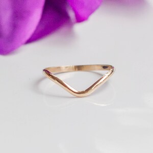 14k Gold Chevron V ring
