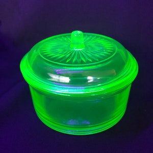Vintage Hazel Atlas Green Depression Vaseline Glass Covered Dish - Retro Kitchen - Vintage Kitchen