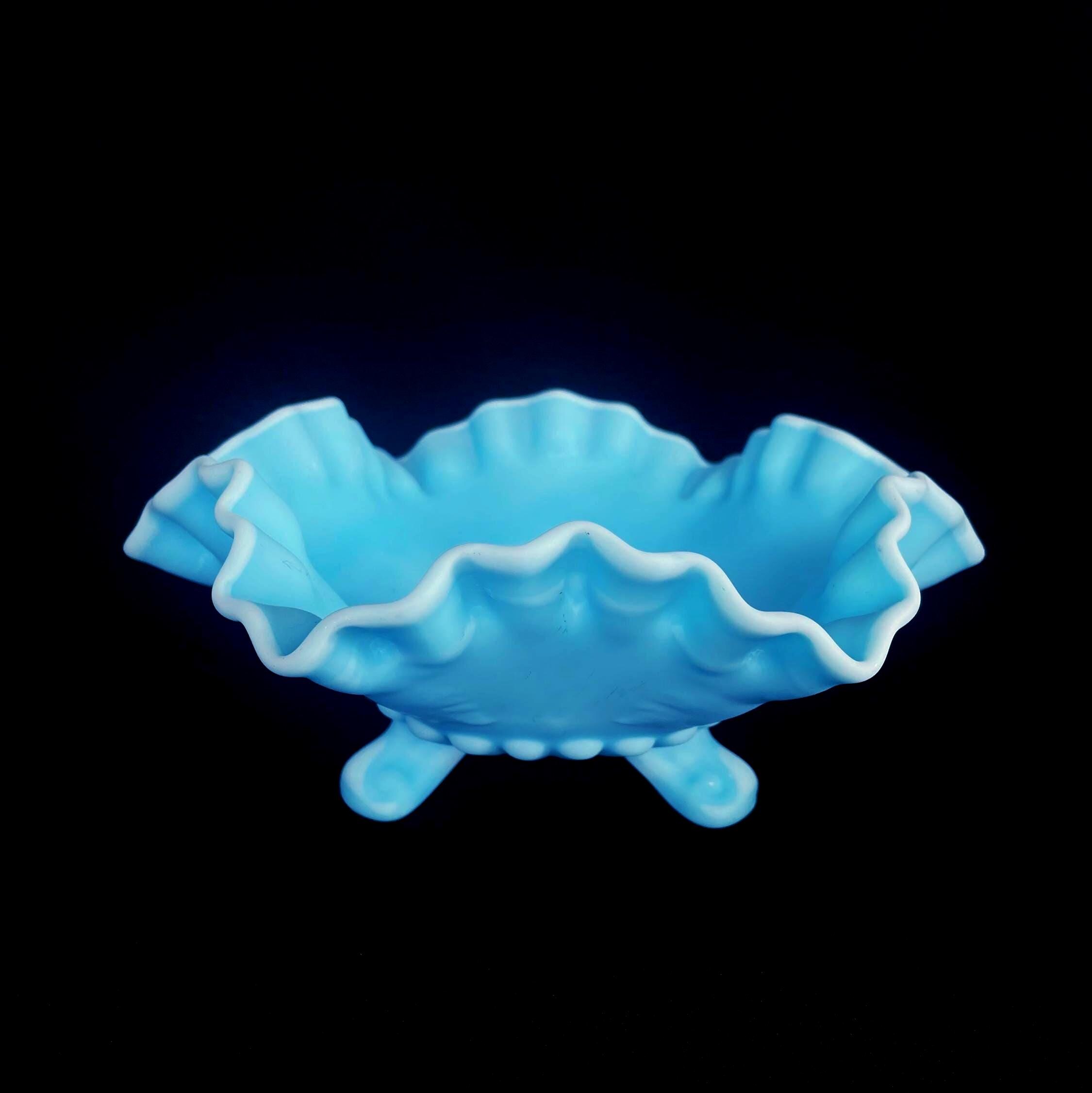 ガラス細工　キャンディディッシュボウル　WESTMORELAND GLASS RARE - Vintage Westmoreland Turquoise Blue Matte Milk Glass