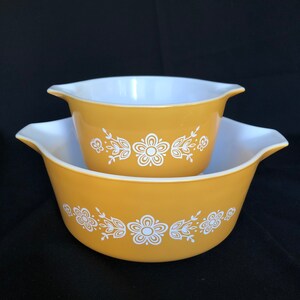 Set of 2 Vintage PYREX Butterfly Gold Casserole Dishes - #473 1QT and #475 2.5QT Made in USA