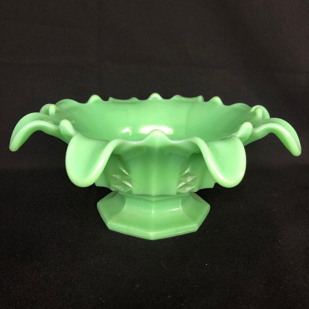 RARE Incredible Vintage Art Deco Sowerby Geometric Motif Jadeite Glass