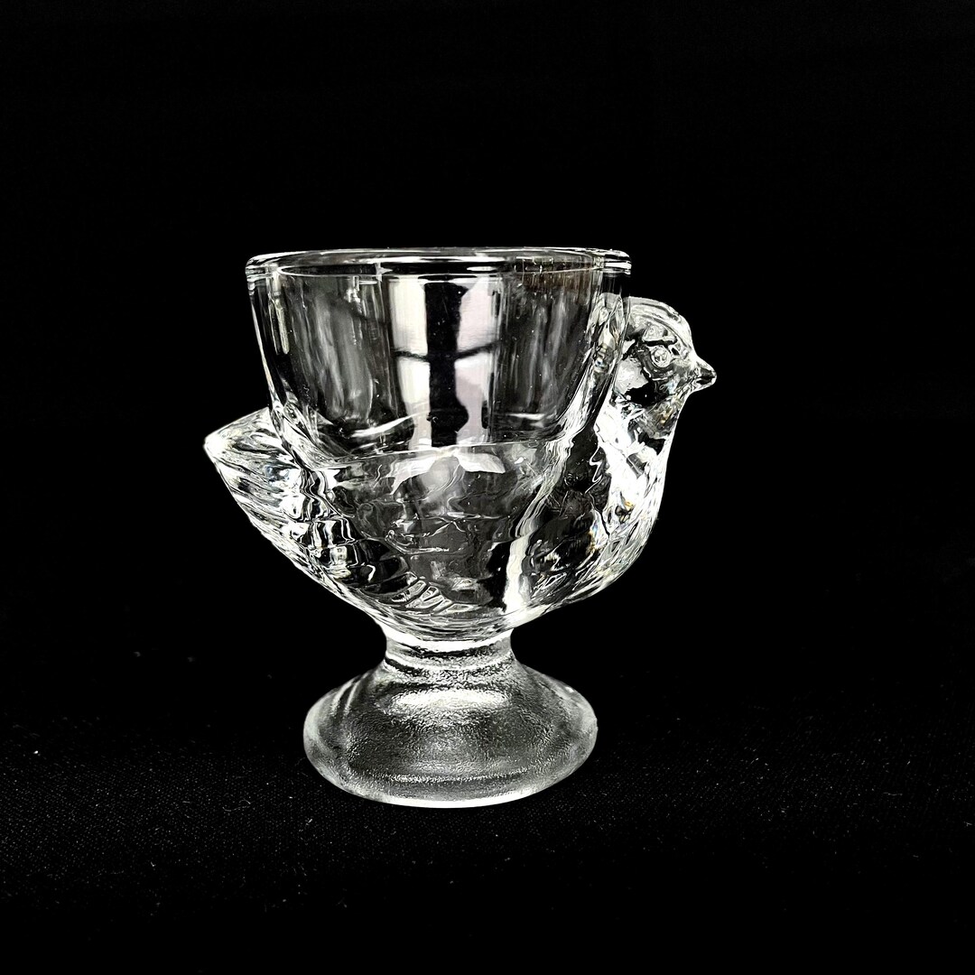 Vintage Glas Henne oder Huhn Eierbecher - von Luminarc - France