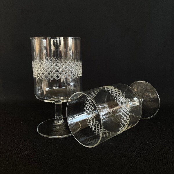 Pair of Cross Hatch Etched 11oz Vintage Cocktail Wine Water Glasses - Retro Barware Vintage Barware