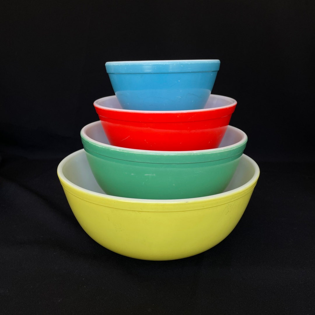 ヴィンテージ PYREX プライマリー ネスティング ミキシングボウル 4 個