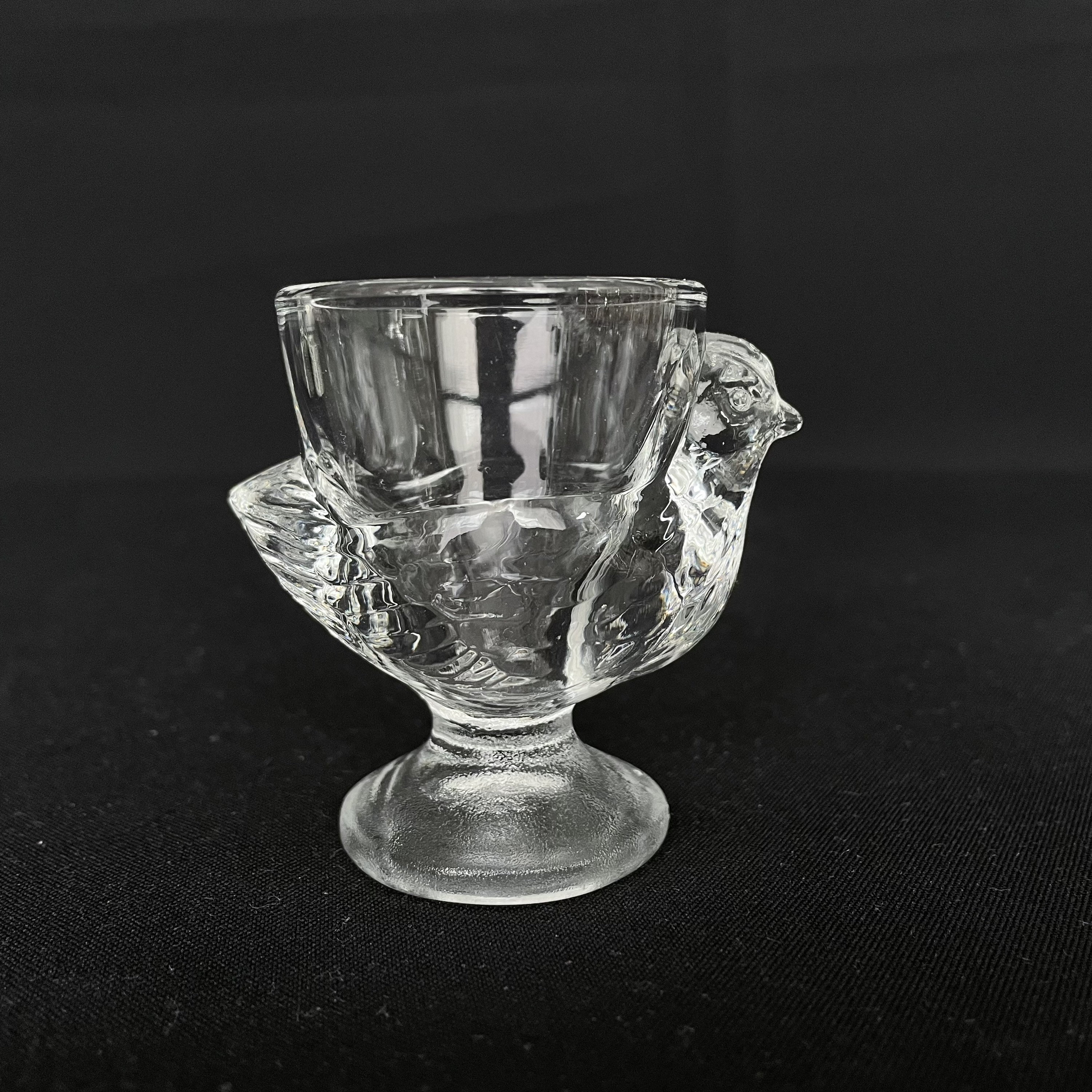 ヴィンテージガラス製雌鶏または鶏型エッグカップ - Luminarc 製