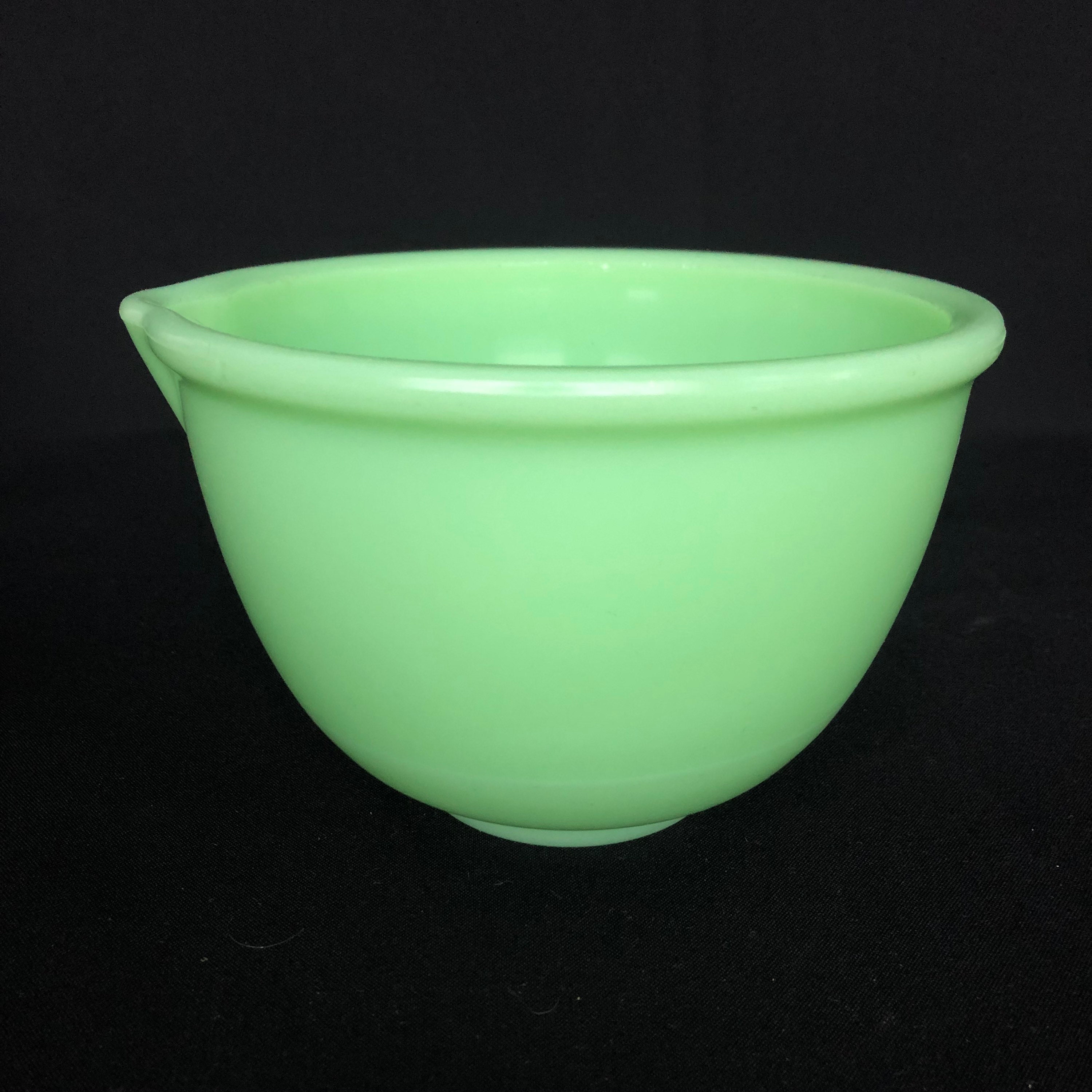 Vintage Jadeite Uranium Thick Glass Mixing Bowl With Spout Etsy