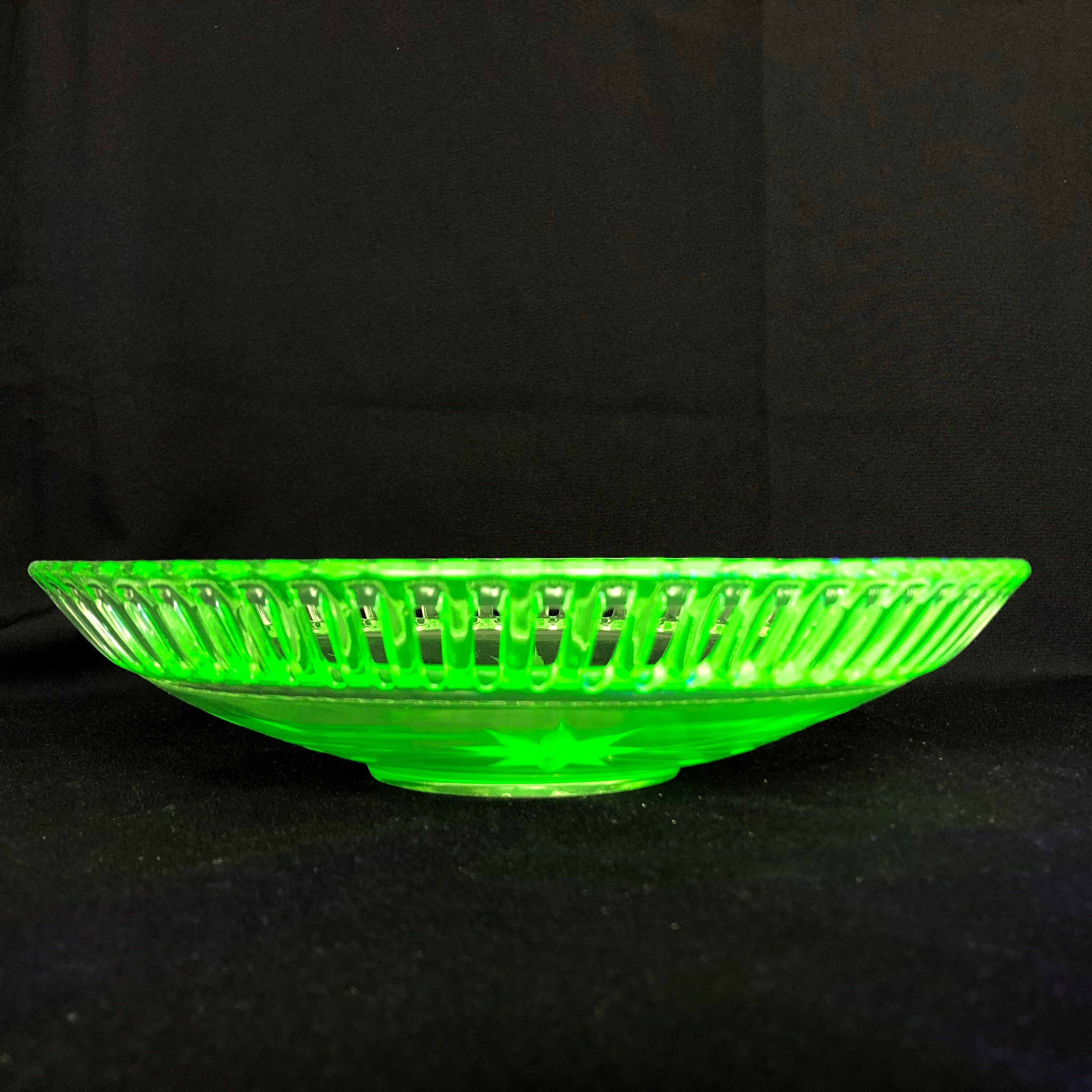 Antique Uranium Glass Etched Lace Rim Bowl Green Uranium Etsy Norway