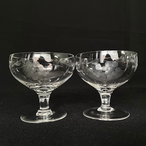 Pair of Vintage Etched Crystal 6.5oz Champagne Cocktail Coupes - Vintage Barware - Retro Barware