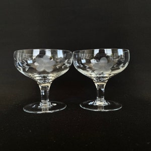 Pair of Vintage Floral Etched Crystal 5.5oz Champagne Cocktail Coupes - Vintage Barware - Retro Barware