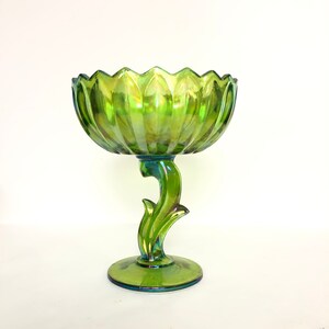 Impressionante compota de pedestal de flor de lótus em vidro pré-cortado de vidro verde carnaval vintage da Indiana Glass