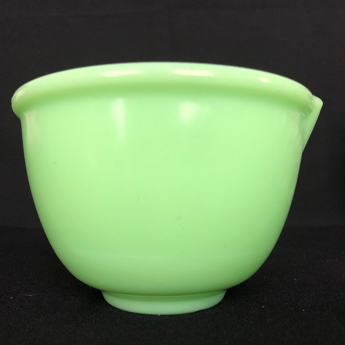 Vintage Jadeite Uranium Thick Glass Mixing Bowl With Spout Etsy