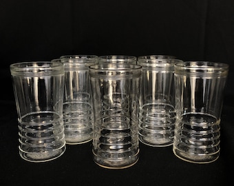 8 Vintage Clear Pressed Glass 9oz Glasses - Bebida Retro