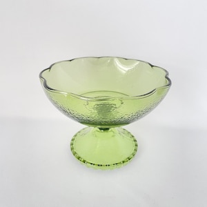 Vintage Green Glass Ribbed & Diamond Point With Scalloped Rim Stemmed Bowl Compote Pedestal Dish