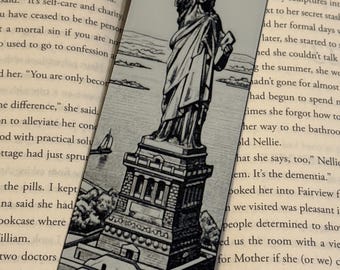 Statue of Liberty Bookmark – Raised Textured 3D Printed New York Landmark Art Gift for Readers, Pencil Style Illustration