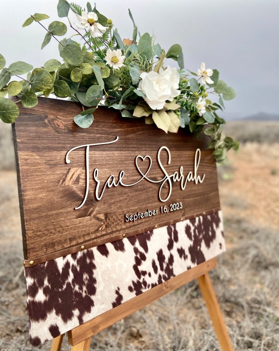 All About You Rentals - Wedding and Event Decor - Rustic Wood Slabs! I am  kind of a texture girl. Love this style🥰. www.allaboutyourentals.com # centerpieces #centerpiece #weddinginspirations #utahbrideandgroom #ut  #weddingrentals #eventrentals