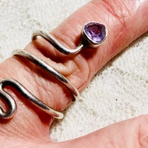 Purple amethyst & sterling silver snake ring. Gemstone ring. Stamped 925 for sterling silver. Gift for her.