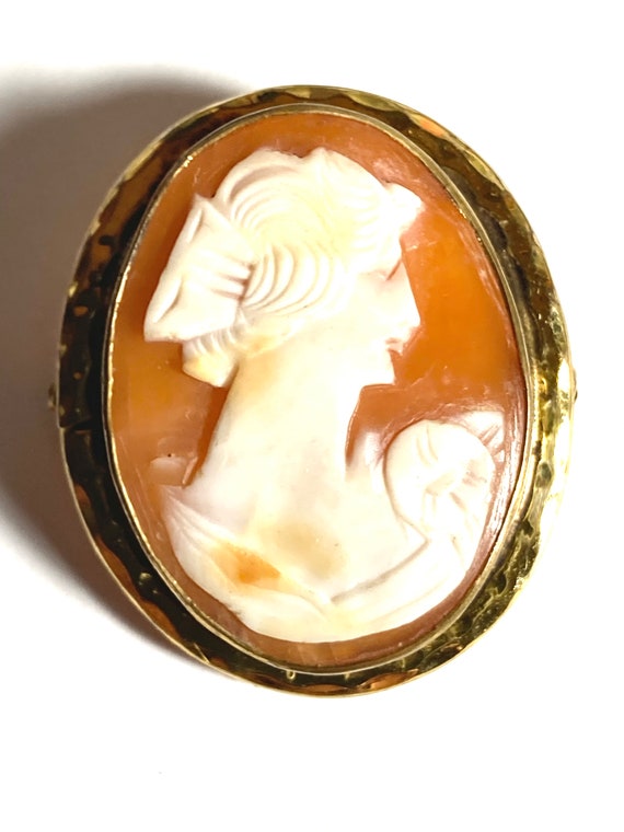 Antique Edwardian conch shell cameo brooch. - image 3