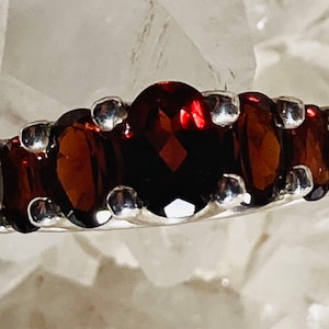 Vintage red wine bohemian garnet sterling silver ring. Ring size 7.